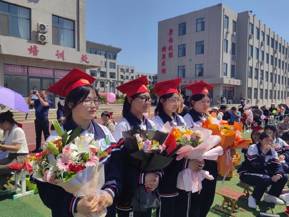【绿泽在线】青岛绿泽职业学校2022级成人仪式——成长 成才 感恩 责任